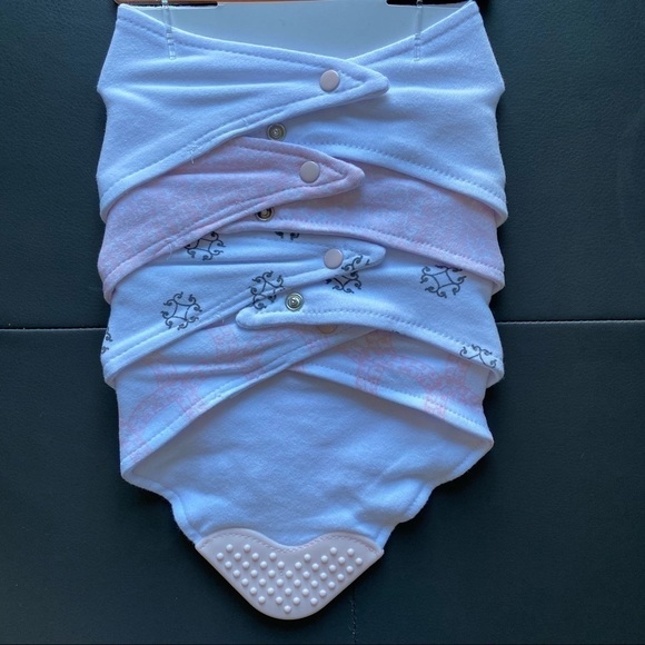 Yoga Sprout 4 Pack Bandana Bibs With Teether, 100% Cotton 0-18 Months - Picture 2 of 4